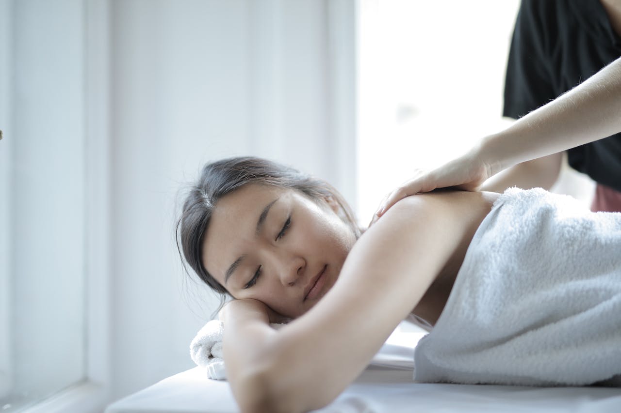 Relax and Renew: The Benefits of Therapeutic Massage