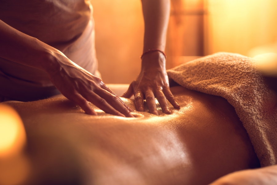 Relax and Rejuvenate: The Benefits of a Back Massage for Your Health and Wellness